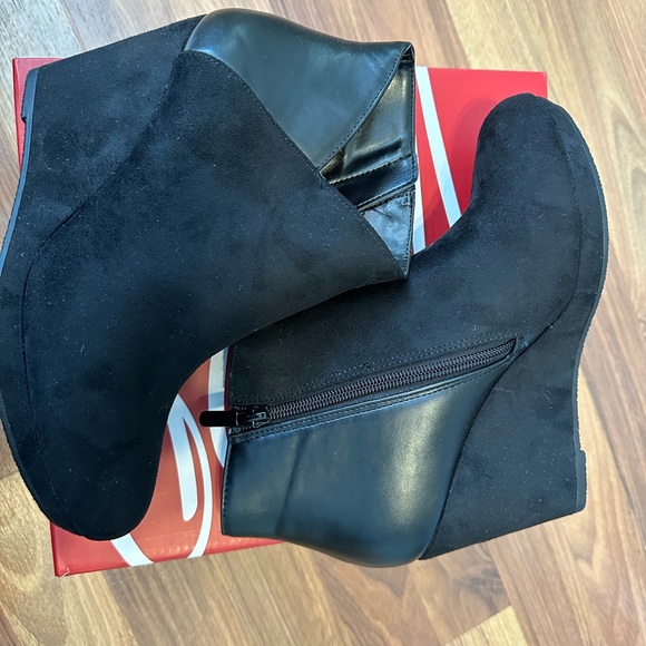 Impo Memory Foam Wedge Tandy in Black - Picture 3 of 6